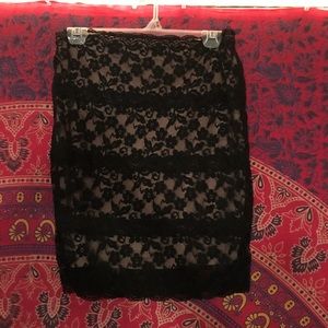 Lace body-con pencil skirt